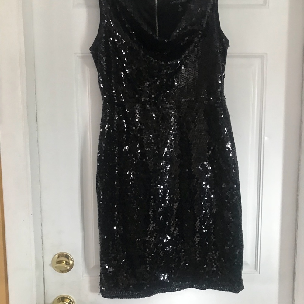 Beautiful drees - Picture 2 of 5